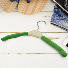 Solid Sponge Non-Slip Clothes Hanger with Clips (1 Pc)